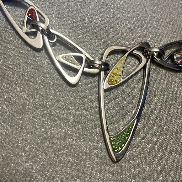 🌸 Swarovski Necklace 💕 - Picture 3 of 7